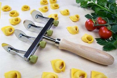 Taglia pasta regolabile 4 lame dentate