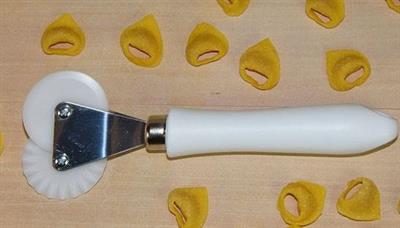 Tagliapasta bilama in POM liscia e dentata