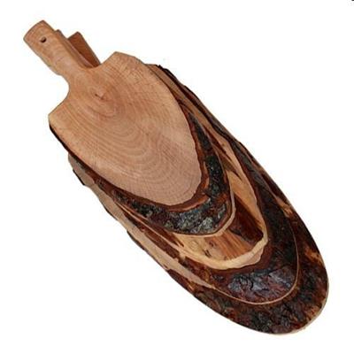 Tagliere legno d'Ontano con corteccia  e manico cm.37x14x2h   40/5001