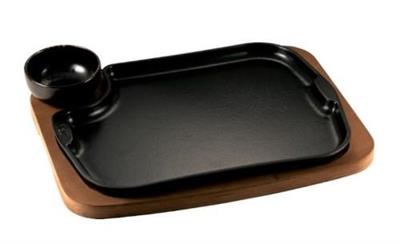 Piatto in ghisa rettangolare con vassoio in legno e ciotolina
